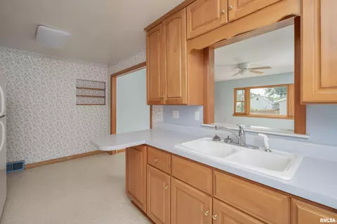 514 28th Ave, Moline, IL 61265 photo 10