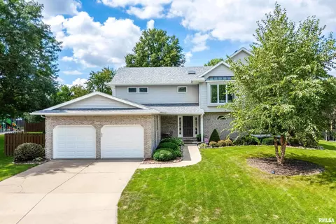 3729 Deer Springs Dr, Bettendorf, IA 52722