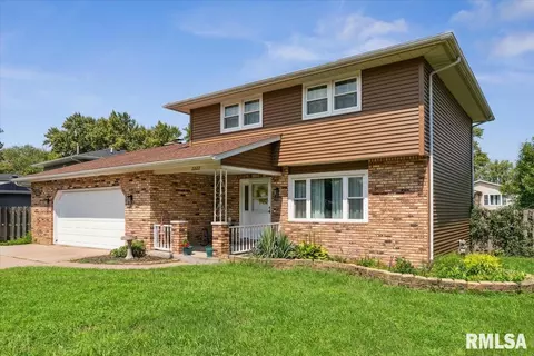 2222 W 30th St, Davenport, IA 52804