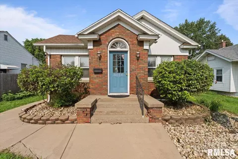 3016 Harrison St, Davenport, IA 52803