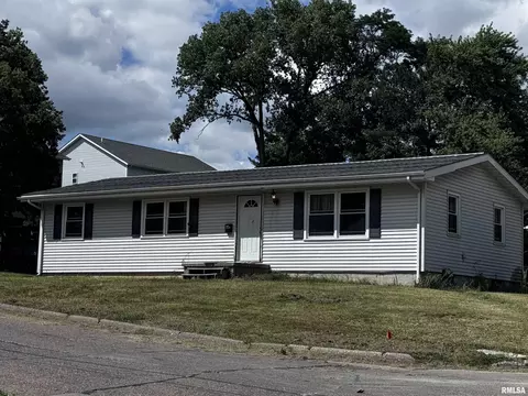 1820 E 16th St, Davenport, IA 52803