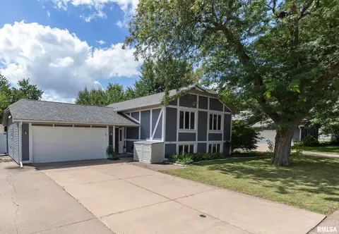 803 W 57th St, Davenport, IA 52806