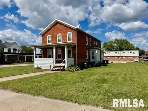244 3rd Ave S, Clinton, IA 52732
