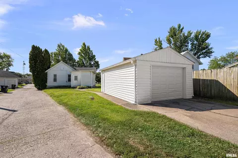 1565 29th Ave, Moline, IL 61265 photo 21