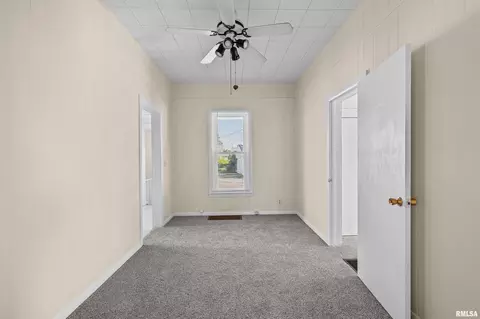 1565 29th Ave, Moline, IL 61265 photo 9