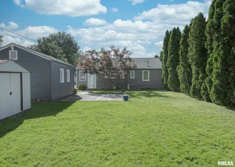 1104 40th St, Moline, IL 61265 photo 23