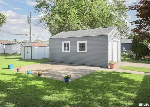 1104 40th St, Moline, IL 61265 photo 18