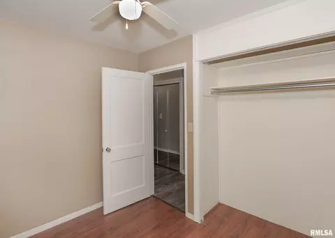 1104 40th St, Moline, IL 61265 photo 16
