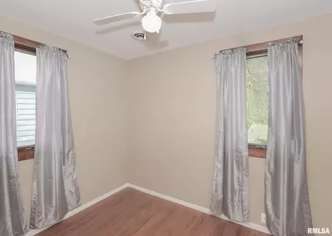 1104 40th St, Moline, IL 61265 photo 15