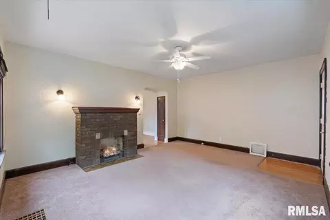 2218 11th Ave, Moline, IL 61265 photo 9