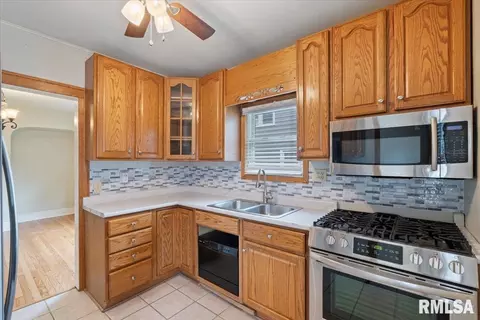 2218 11th Ave, Moline, IL 61265 photo 13
