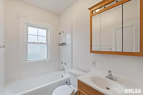 2218 11th Ave, Moline, IL 61265 photo 16