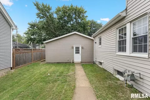 2218 11th Ave, Moline, IL 61265 photo 4