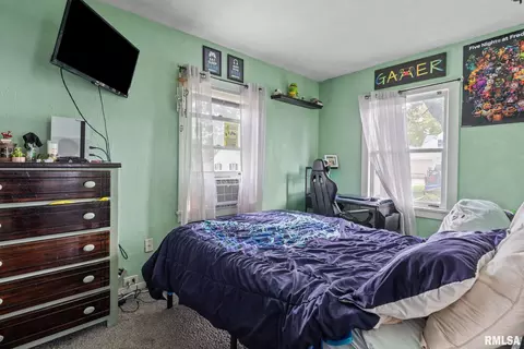 2129 4th St, Moline, IL 61265 photo 7
