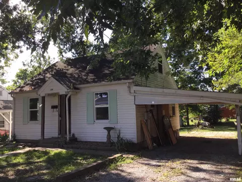 304 Douglas St, Anna, IL 62906