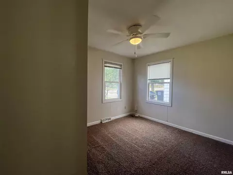 2338 48th St, Moline, IL 61265 photo 11