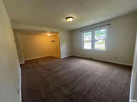 2338 48th St, Moline, IL 61265 photo 3
