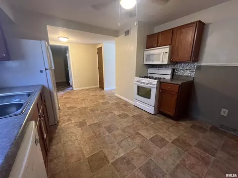 2338 48th St, Moline, IL 61265 photo 8