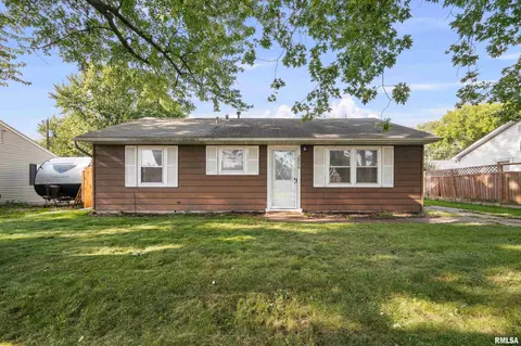 2806 W 67th St, Davenport, IA 52806
