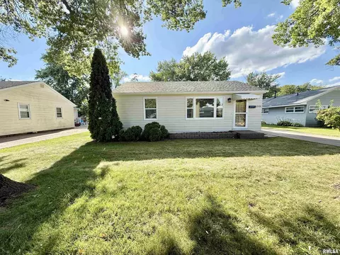 4303 7th St, East Moline, IL 61244