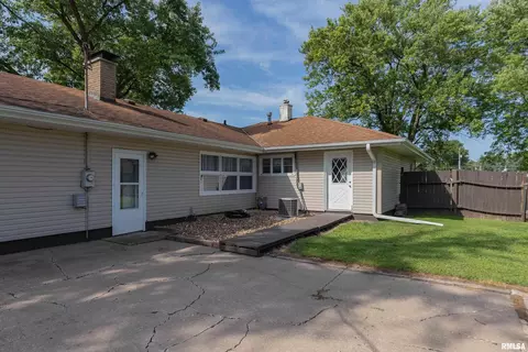 111 E 2nd St, Coal Valley, IL 61240 photo 32