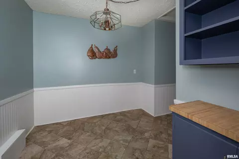 111 E 2nd St, Coal Valley, IL 61240 photo 14