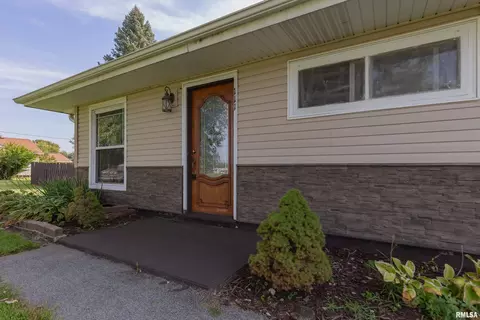 111 E 2nd St, Coal Valley, IL 61240 photo 7