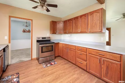 111 E 2nd St, Coal Valley, IL 61240 photo 12