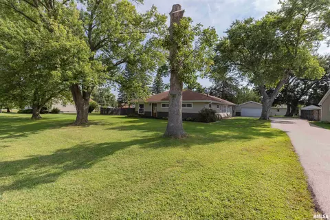 111 E 2nd St, Coal Valley, IL 61240 photo 3