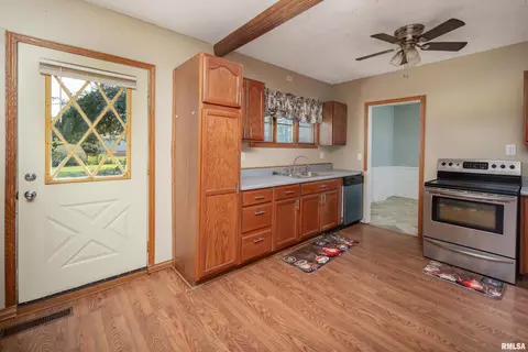 111 E 2nd St, Coal Valley, IL 61240 photo 10