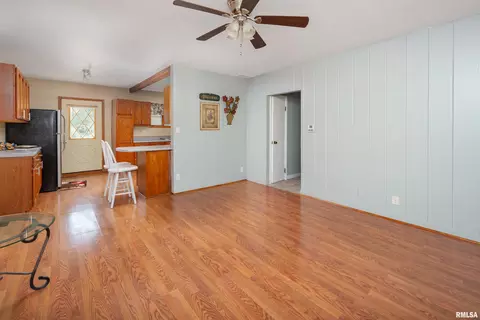 111 E 2nd St, Coal Valley, IL 61240 photo 9