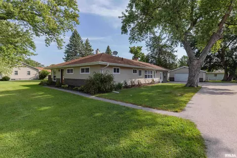111 E 2nd St, Coal Valley, IL 61240 photo 4