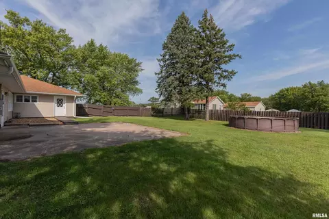 111 E 2nd St, Coal Valley, IL 61240 photo 33