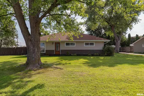 111 E 2nd St, Coal Valley, IL 61240 photo 2