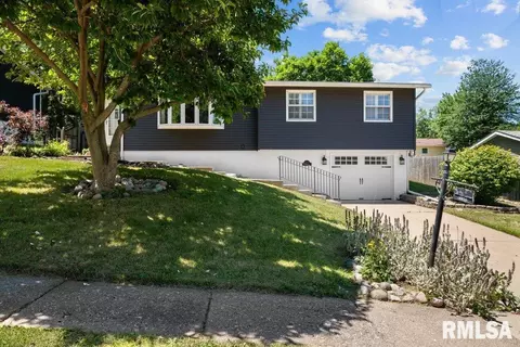 4724 Western Ave, Davenport, IA 52806