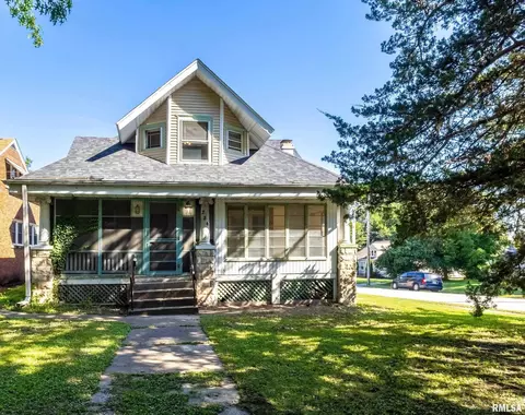 224 E Rusholme St, Davenport, IA 52803