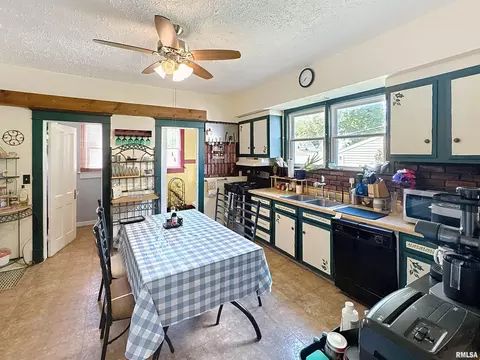 1815 17th Ave, Moline, IL 61265 photo 9