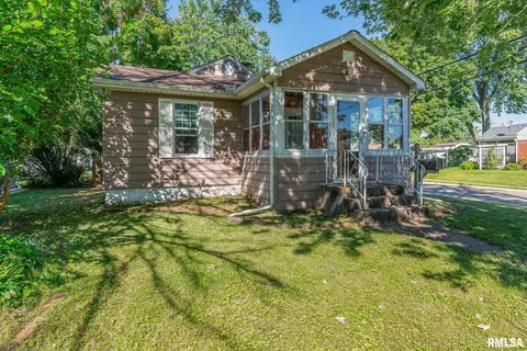 2200 43rd St, Rock Island, IL 61201