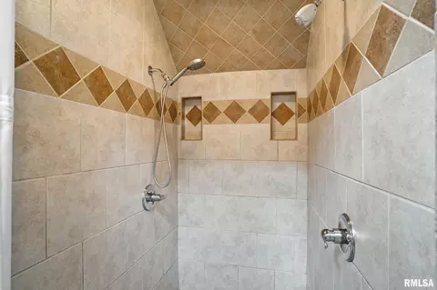 2749 15th Ave, Moline, IL 61265 photo 32