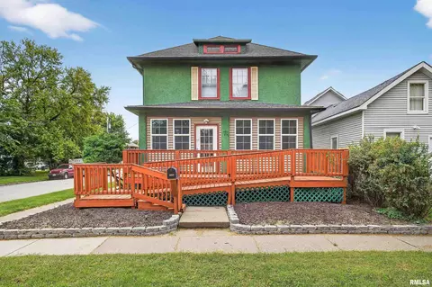 2101 W 5th St, Davenport, IA 52802