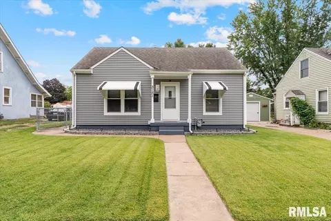 3151 Diehn Ave, Davenport, IA 52802