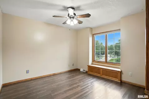 301 E 11th Ave, Coal Valley, IL 61240 photo 22
