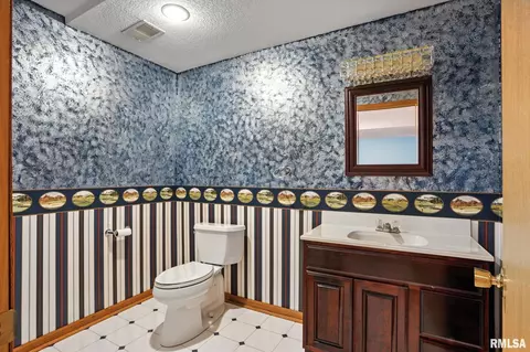 301 E 11th Ave, Coal Valley, IL 61240 photo 31