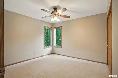 301 E 11th Ave, Coal Valley, IL 61240 photo 30