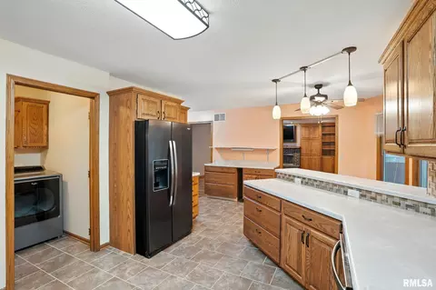 301 E 11th Ave, Coal Valley, IL 61240 photo 12