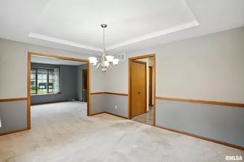 301 E 11th Ave, Coal Valley, IL 61240 photo 7