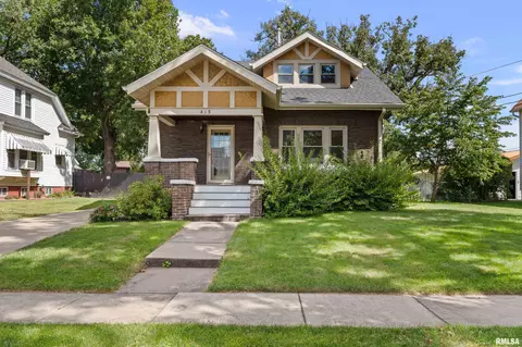 413 S Grove St, Walcott, IA 52773