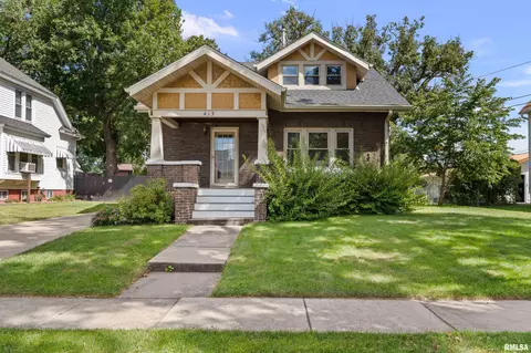 413 S Grove St, Walcott, IA 52773