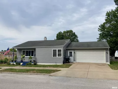 738 S 21st St, Quincy, IL 62301