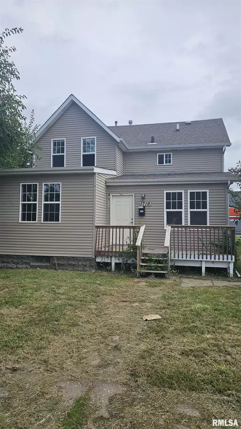 1719 Sturdevant St, Davenport, IA 52806